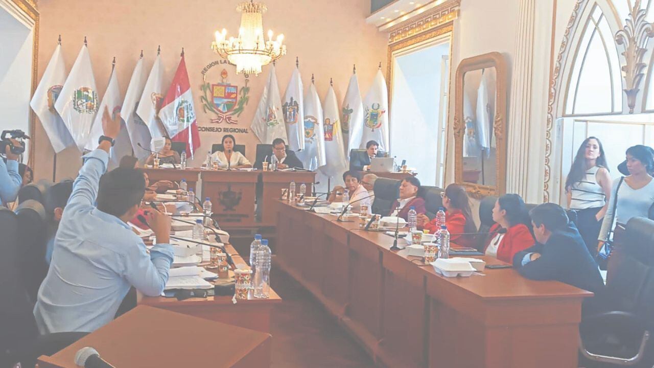 Robert de la Cruz, consejero por Trujillo, cuestionó que la mayoría de sus colegas “blinden” al gobernador y no pongan al debate su solicitud para indagar sus viajes.