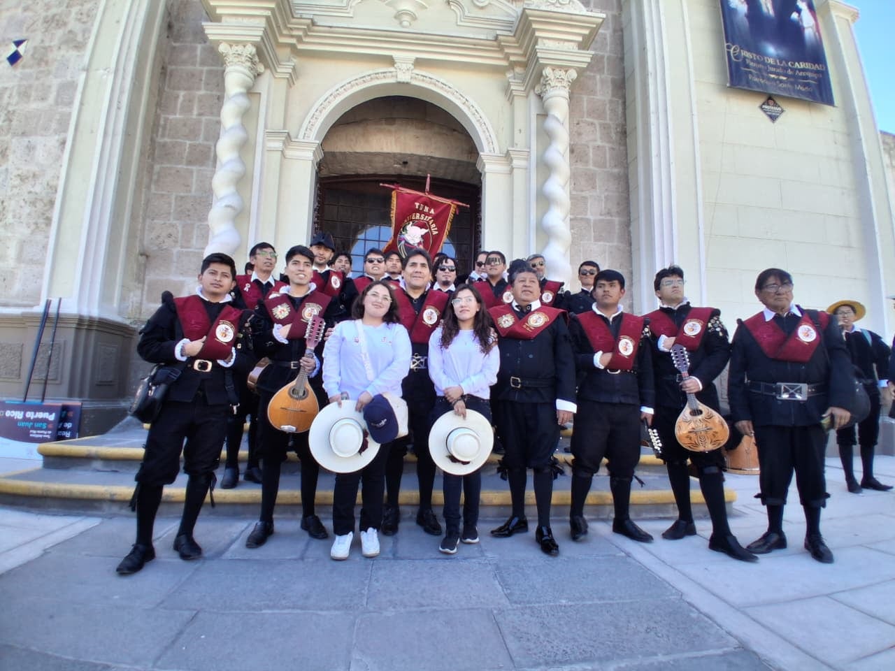 Pasacalle del XXXVI Encuentro Internacional de Tuna por el 486° Aniversario de Arequipa. (Foto: Flor Barrios/@photo.gec)