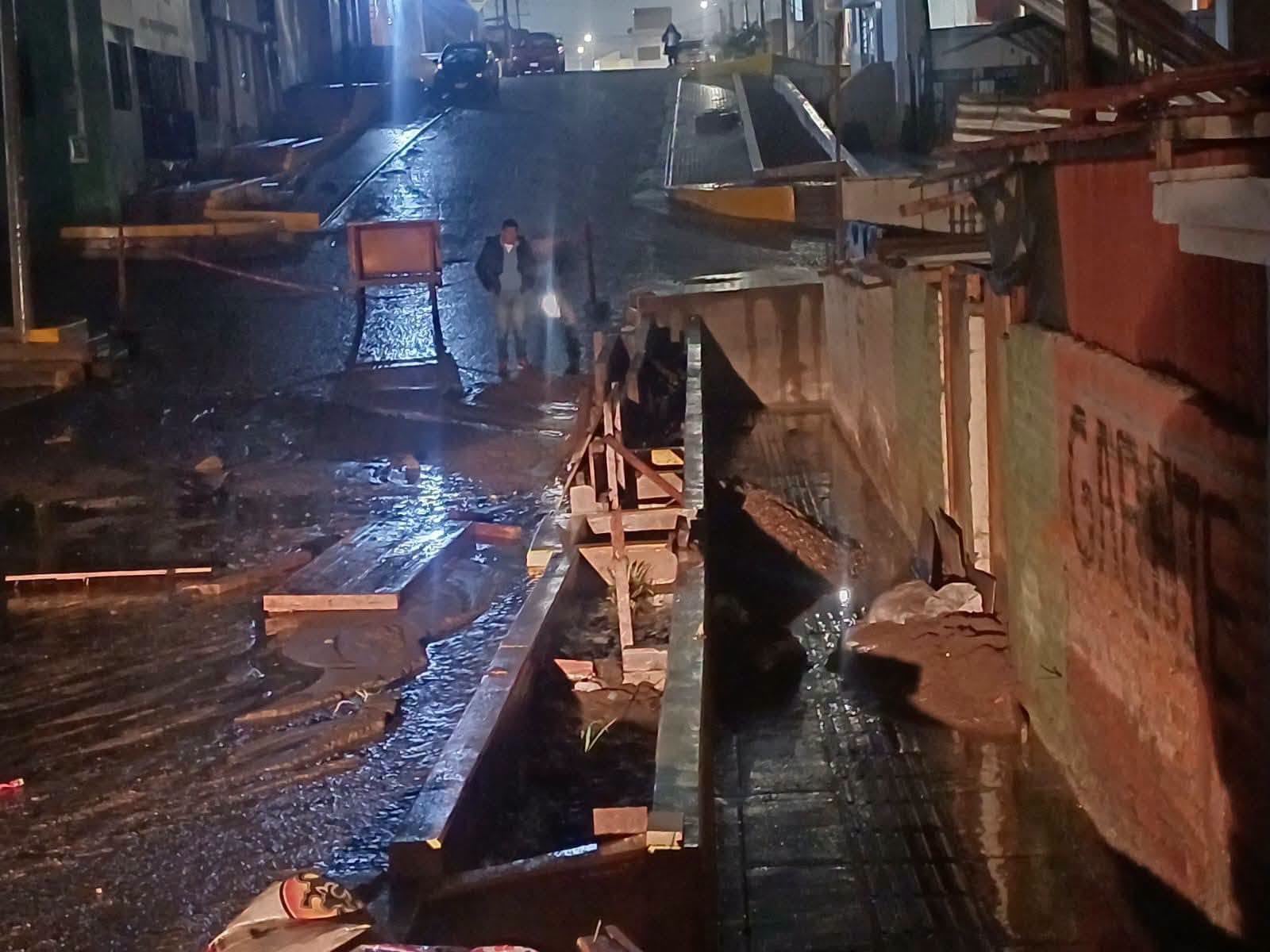 La lluvia en Mollendo afectó las vías en diferentes sectores