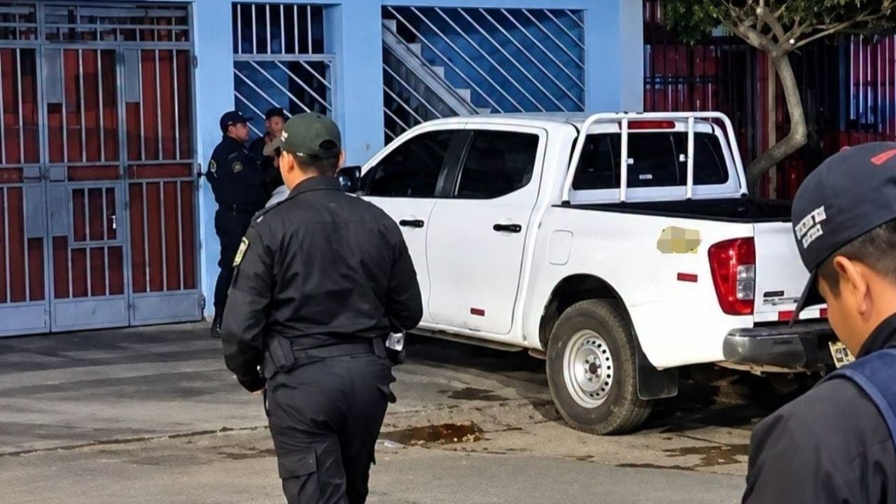 Ataque ocurrió en la urbanización El Bosque, luego de que la víctima retirara el dinero de un banco. Asaltantes también golpearon con la culata de un arma a una mujer.