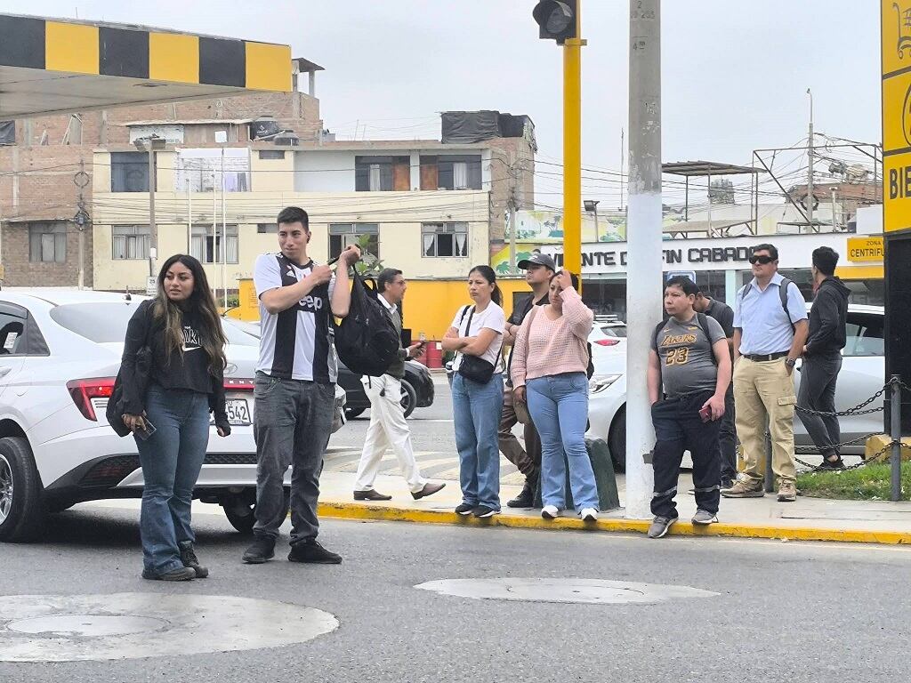 Los hombres del volante protestan en rechazo a un proceso penal que consideran injusto contra el consejero regional por Trujillo Robert De La Cruz. Fotos: Réplica Noticias Trujillo.