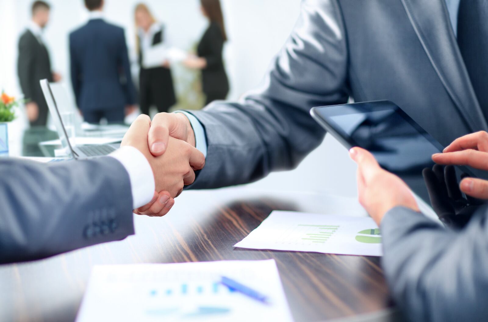 Este libro contiene la historia e identidad corporativa de la empresa y su perdida implica un proceso de reconstrucción de la información