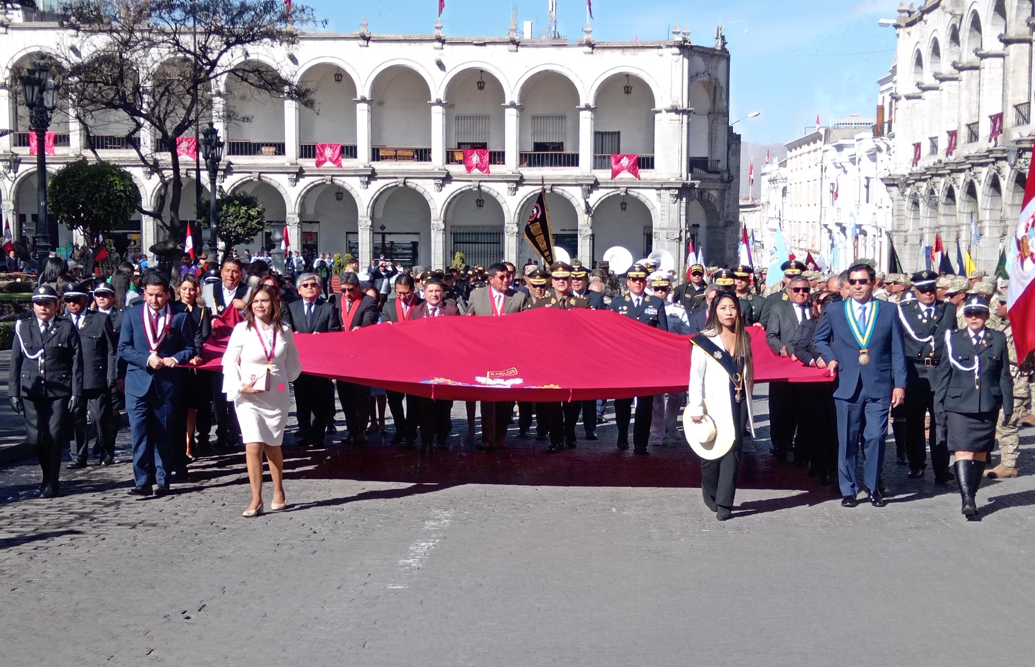 Paseo de la bandera por el 485° Aniversario de Arequipa. Foto: GEC.