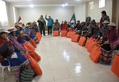 Apoyo para ancianos de los sectores más alejados de Caylloma en Arequipa