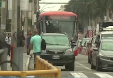San Isidro: Colectivos ocupan carril exclusivo del Corredor Rojo pese a presencia de policías