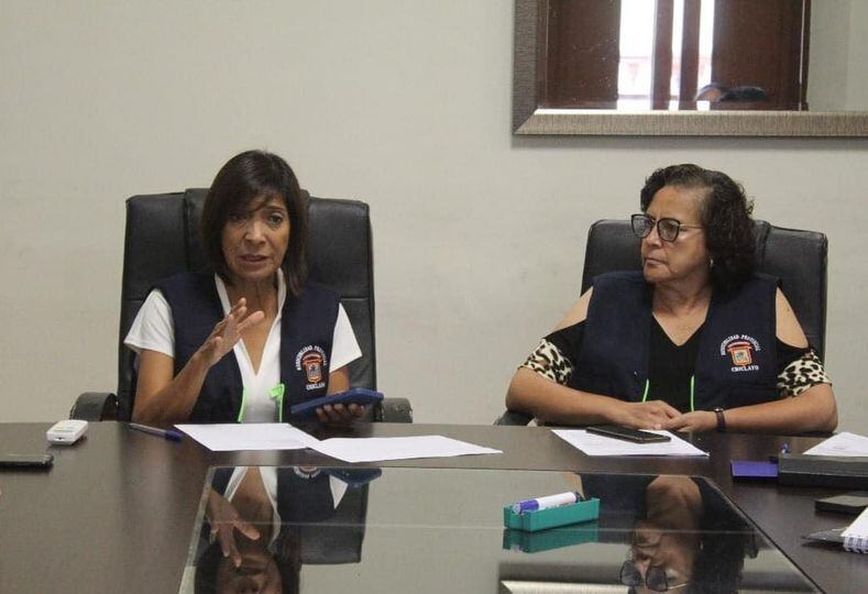 Merly Berríos (derecha) no aceptaría continuar en la municipalidad de Chiclayo.