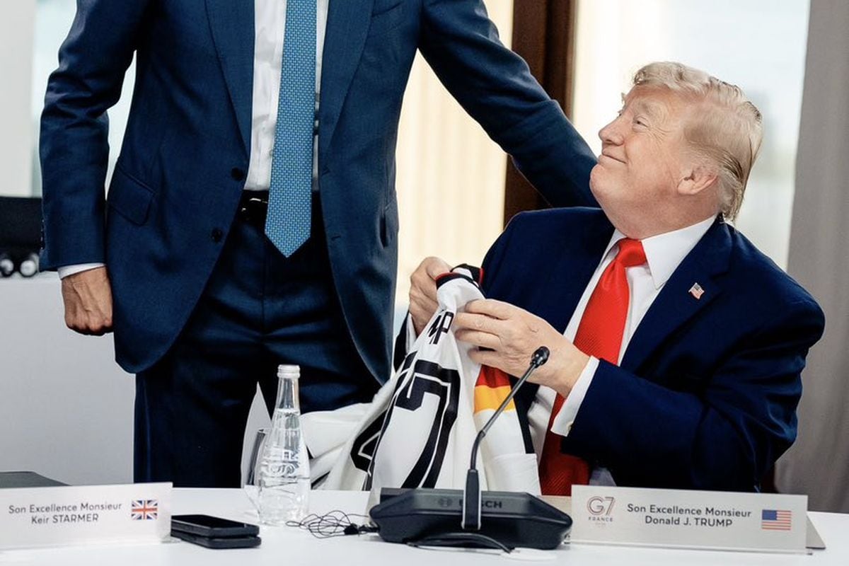Camiseta de Alemania con el 47 fue regalada a Trump. Foto: Friedrich Merz/X
