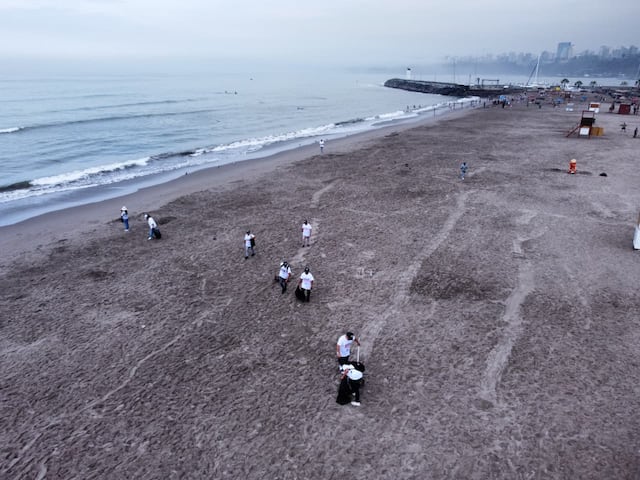 Cierran de la playa Agua Dulce por limpieza y fumigación (Foto: Julio Reaño/GEC)