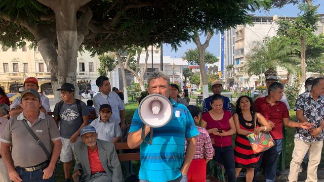 Protestan en la Municipalidad Provincial de Chiclayo por proceso de titulación