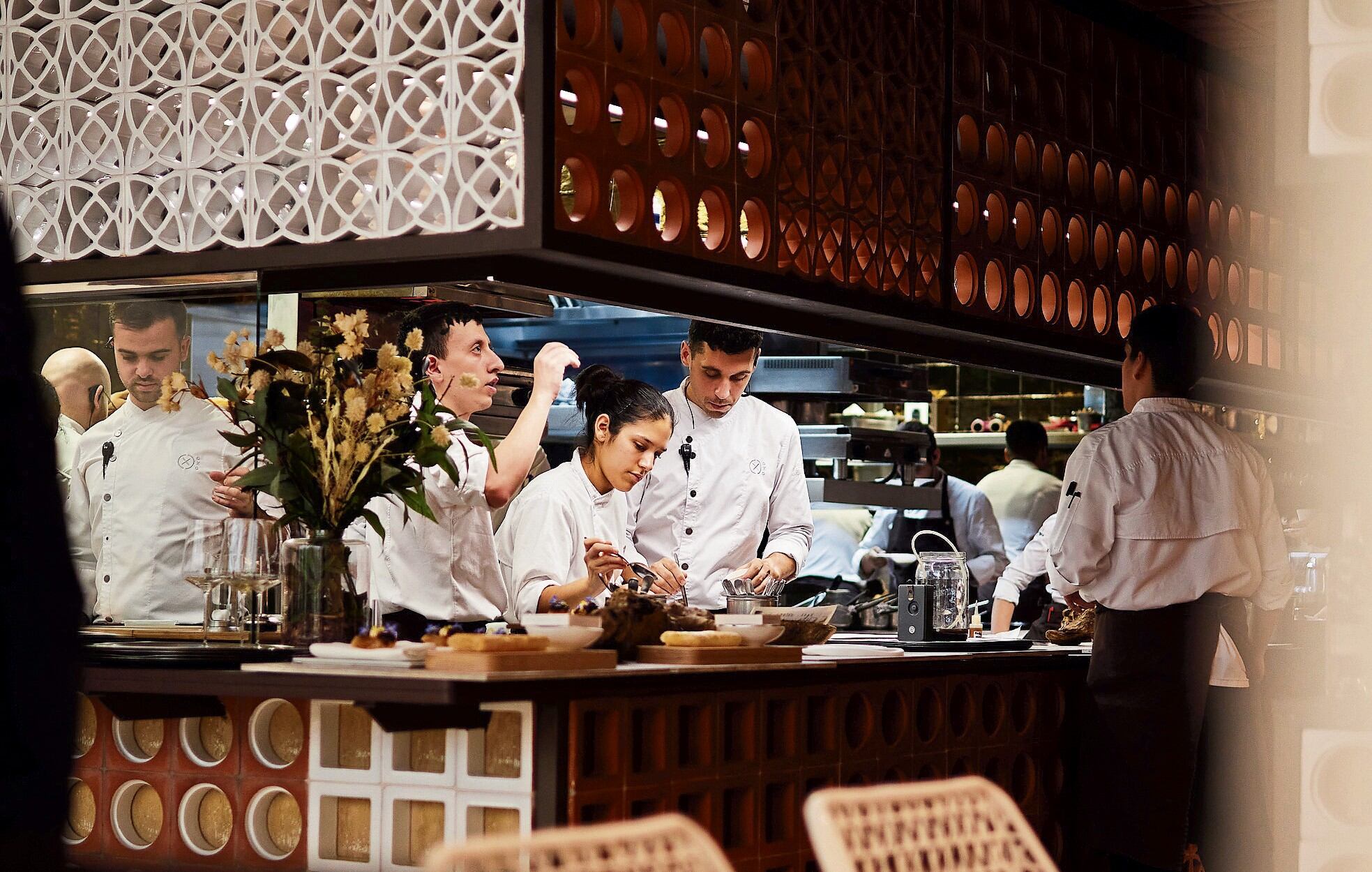 Eduard Xatruch, Oriol Castro y Mateu Casañas, fueron en su momento jefes de cocina del mítico restaurante El Bulli de Ferrán Adría.