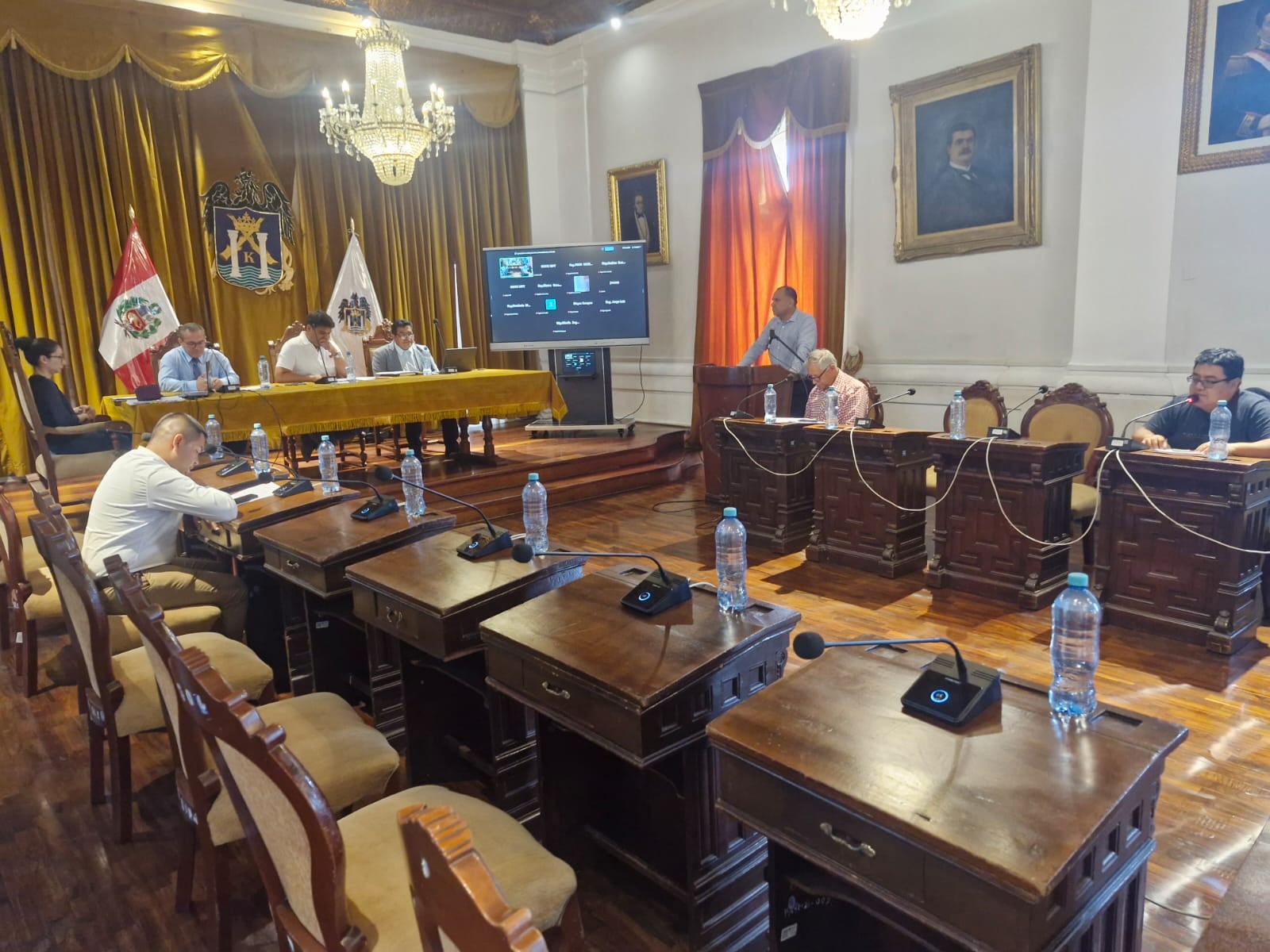 Su uso genera contaminación y sobrecostos en la limpieza pública.