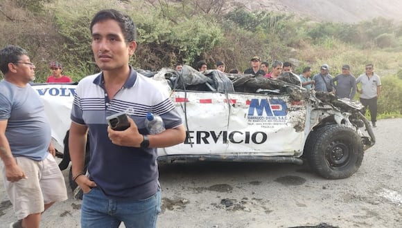 Rescatistas se encuentran en la zona donde fue hallada la camioneta, en el kilómetro 54 de la carretera a Chuquicara, en la región Áncash.