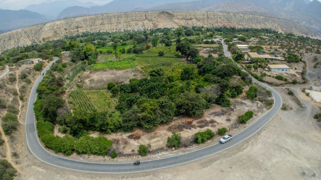 Con una inversión de casi S/ 27 millones en la carretera Tambo-Cerro Blanco.