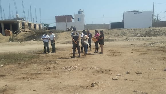 Personal de la Dirección de Cultura y la Policía desalojaron pusieron palos y sembraron plantas en la zona intangible.