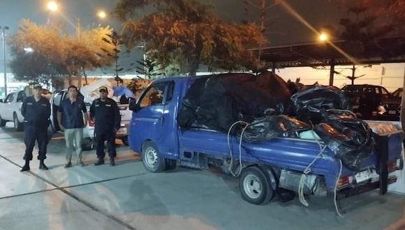 Vehículo con placa chilena cargado de bultos con prendas usadas incautó el personal policial de Fronteras y la Aduana