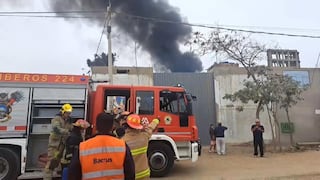 Incendio consume un taller de mecánica en Trujillo (VIDEO)