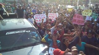 CHICLAYO: Más de 2 mil tumaneños se atrincheran en el frontis de la fábrica azucarera