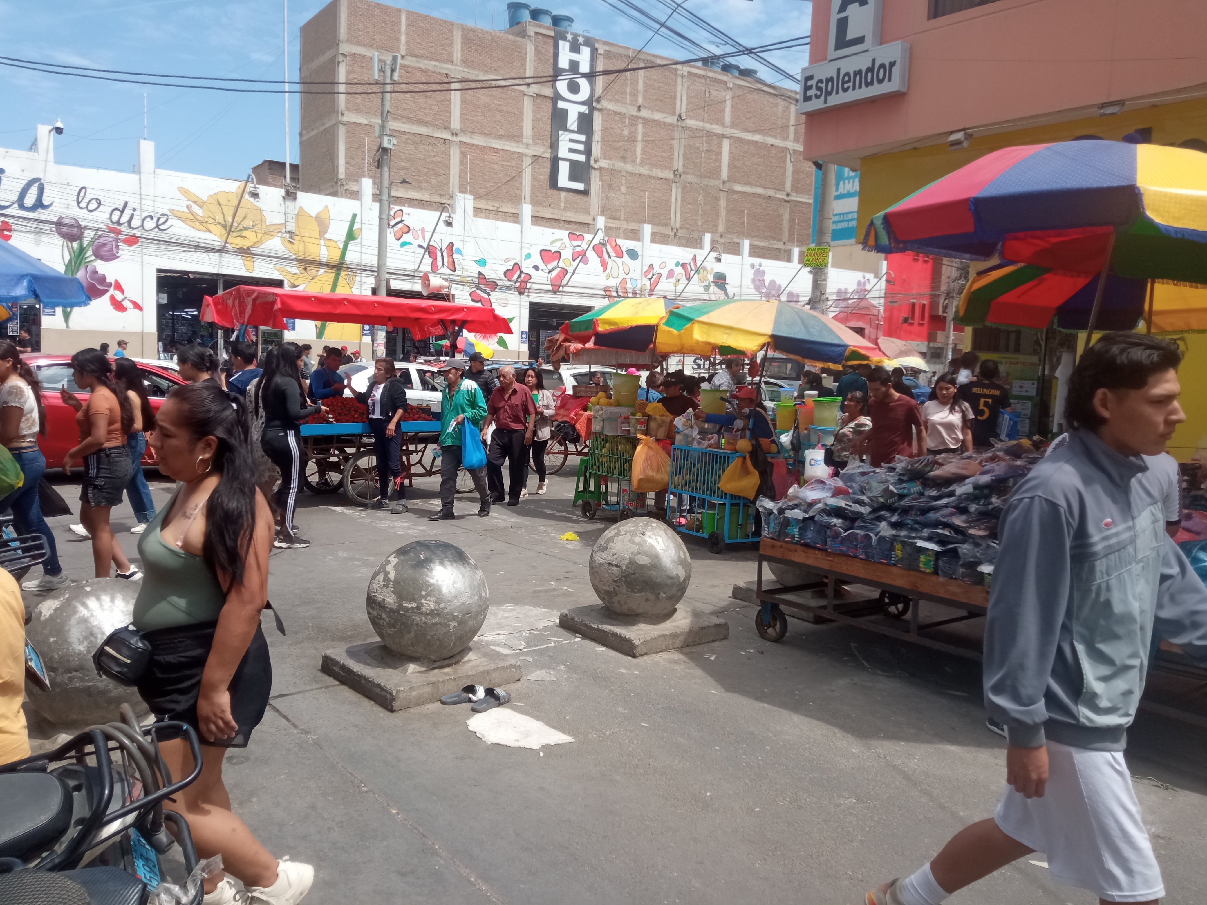 Desorden e informalidad se agudiza en centro de Chiclayo.