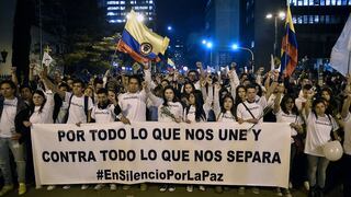 Colombia: miles marcharon pidiendo paz
