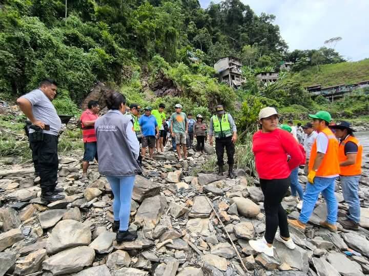 Una canoa con más de 15 ocupantes partió con destino a la zona de Esquilaya, pero en el trayecto, por causas aún desconocidas, la embarcación naufragó.