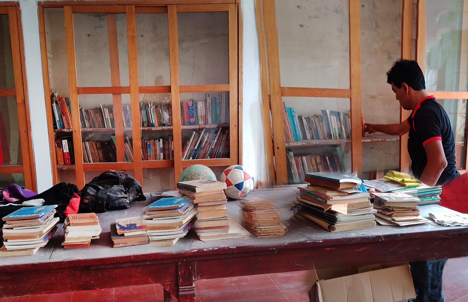 Ernesto Mogrovejo Ramos, amante de la lectura empieza la creación de este proyecto.