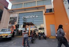 Trabajadores de Credinka piden indemnización por despido