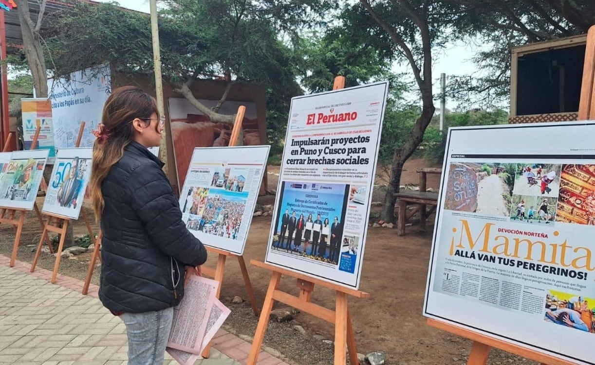 Presentan muestra histórica y fotográfica en la plaza de armas de Piura.