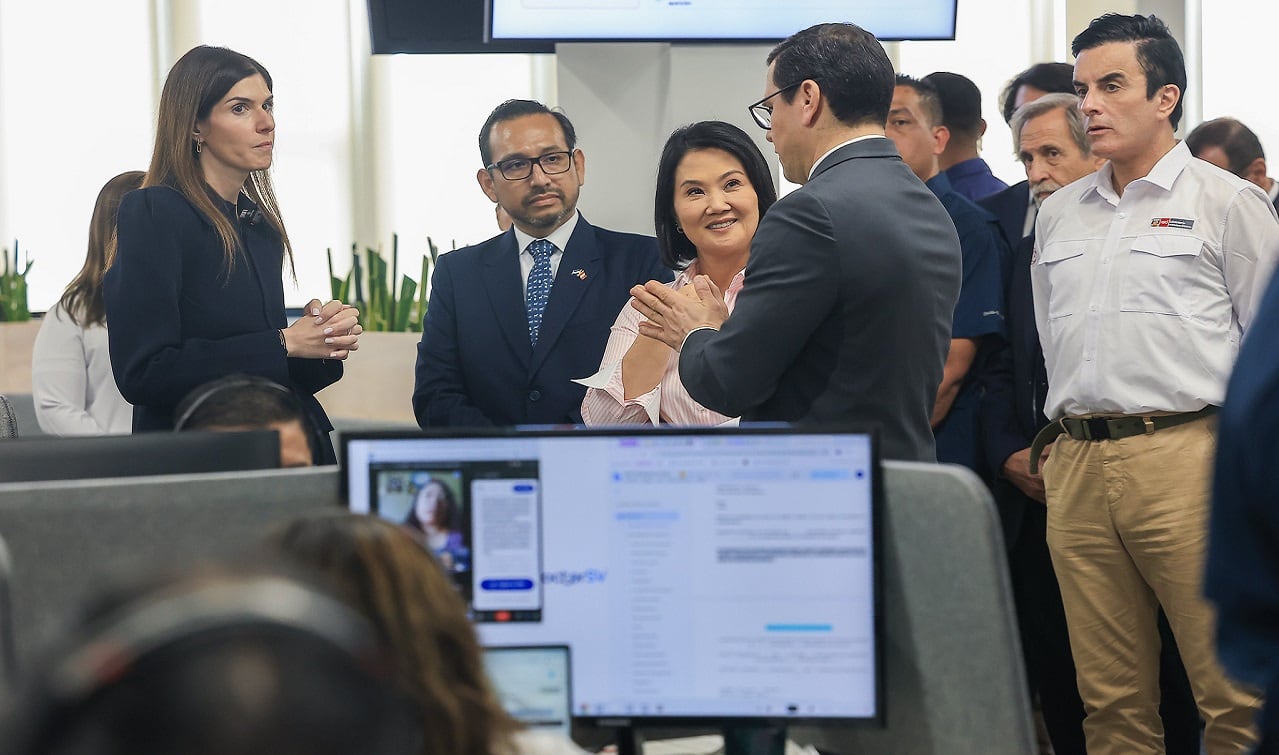 Presidenta Keiko Fujimori plantea replicar en Perú sistema de telemedicina de El Salvador. Gobierno anuncia transformación digital del sistema de salud con apoyo de inteligencia artificial. (Foto: Presidencia)