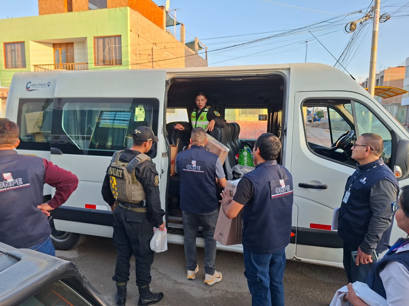 Despliegue del material electoral en Caylloma, en la región de Arequipa. Foto: ODPE Caylloma.