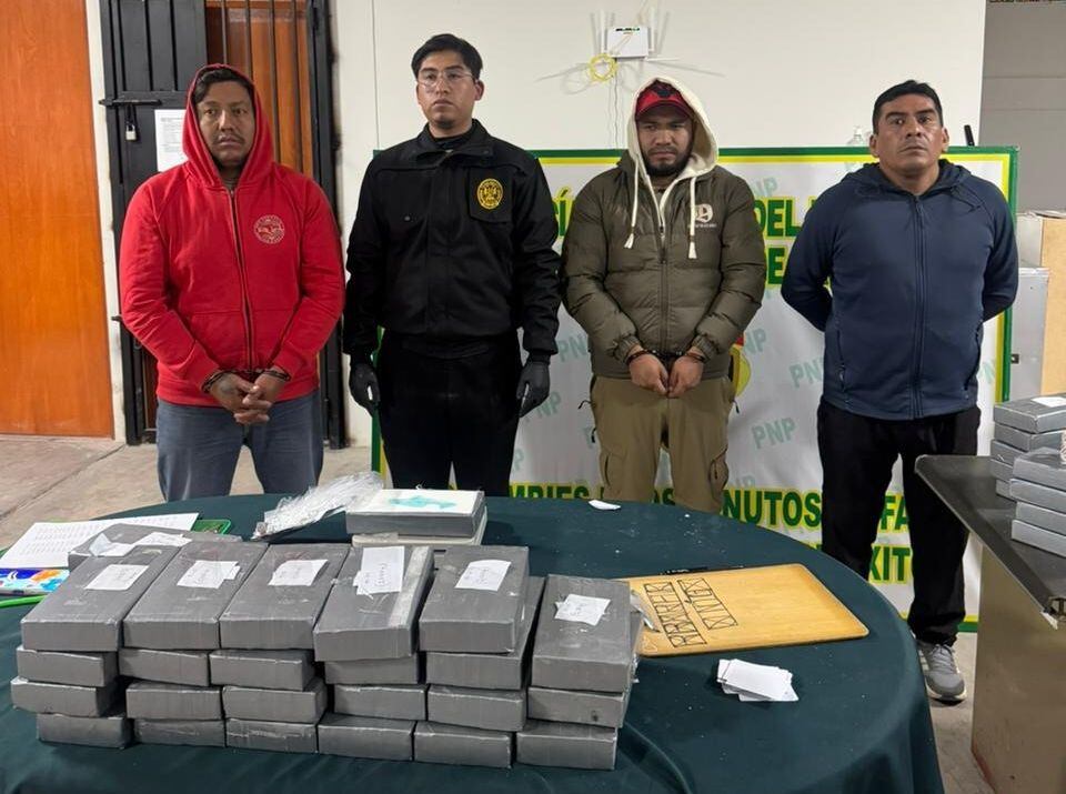 Juan Luis Teófilo Sierralta Elizare (35), Juan Oscar Sierralta Elizare (30) y Cristian Eduardo Gonzáles Mamani (44) permanecen detenidos. (Foto: Difusión)