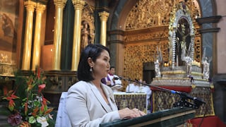 Keiko Fujimori pide por la salud del papa León XIV durante misa en Las Nazarenas