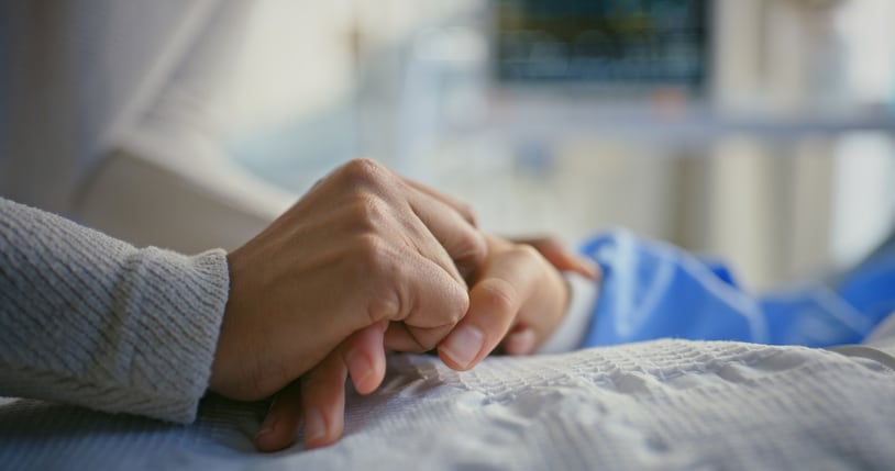 En el marco del Día Mundial de la Salud, especialistas alertan que la falta de cobertura médica puede llevar a familias a endeudarse o vender bienes para costear tratamientos oncológicos.