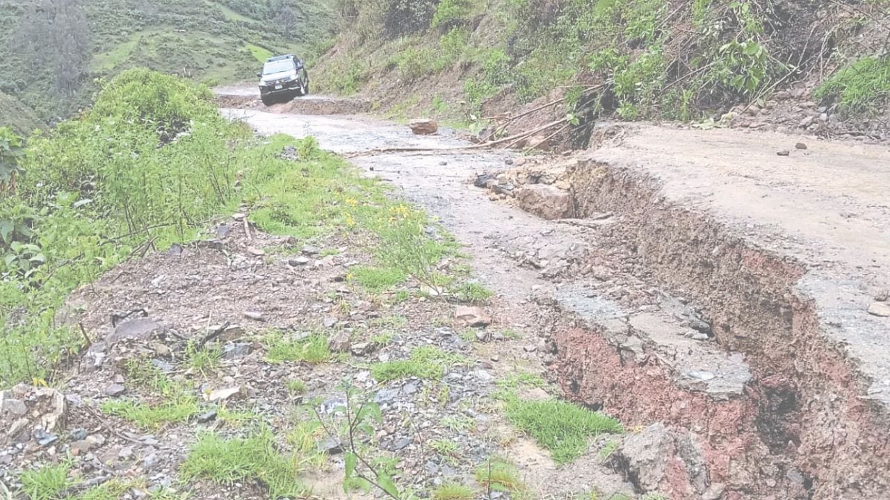 Un nuevo derrumbe y un huaico dejaron afectadas dos vías en las provincias de Otuzco y Pataz. Precipitaciones continuarán en los siguientes días. (Foto: Coer)