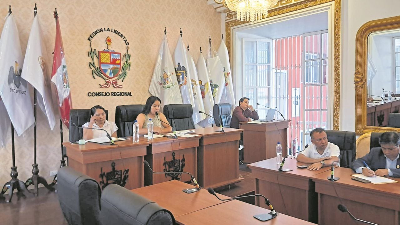 El consejero Frank Solórzano no pudo sustentar la solicitud porque algunos de sus colegas abandonaron la sesión y no hubo quórum. Advierte que insistirá.