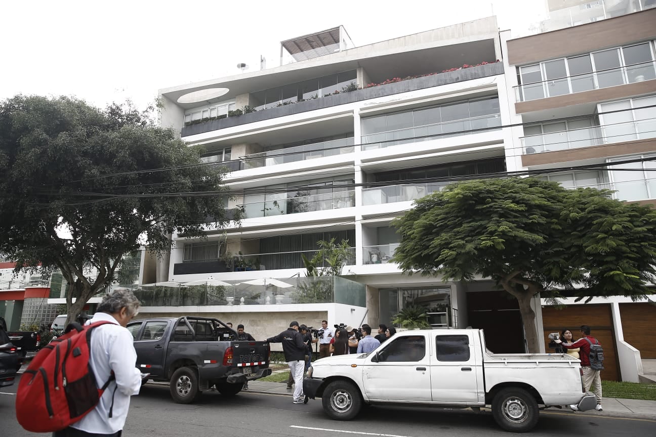 Exteriores de la casa del exalcalde del callao, Pedro Spadaro, dónde se viene realizando un allanamiento. (Foto: Cesar Campos @photo.gec)