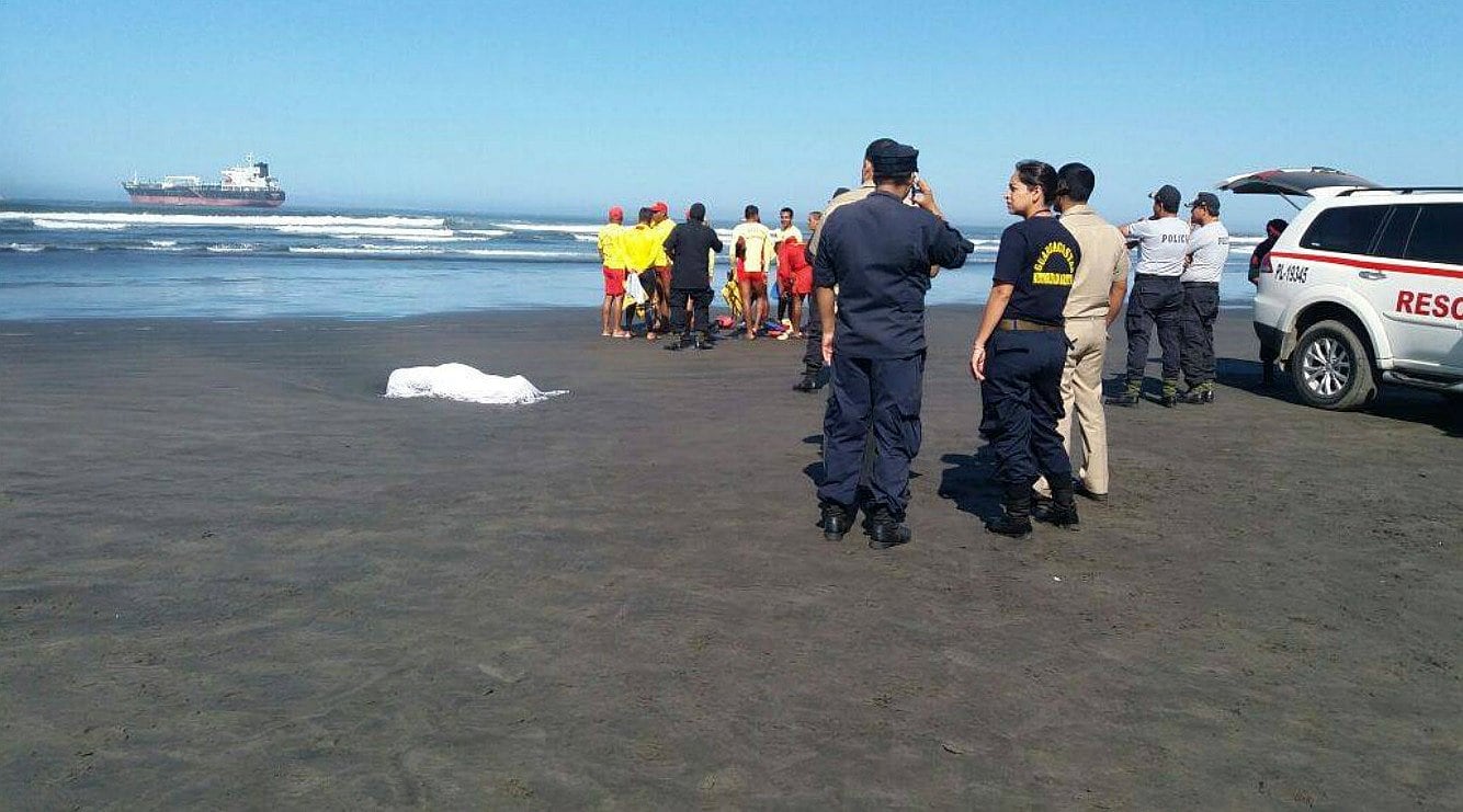 Luego de tres días de búsqueda, fue encontrado en la playa de Huanchaco