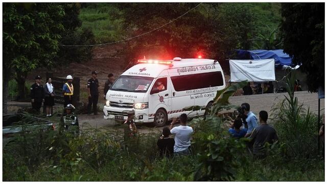 Tailandia: Rescatan a los 12 niños y al entrenador de fútbol atrapados en una cueva