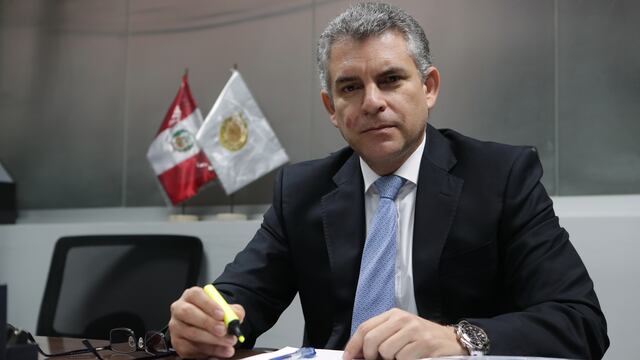Poder Judicial admite a trámite dos recursos de apelación de Rafael Vela contra su suspensión