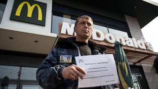 Rusos piden salida de McDonalds de su país: "Nos envenenan"