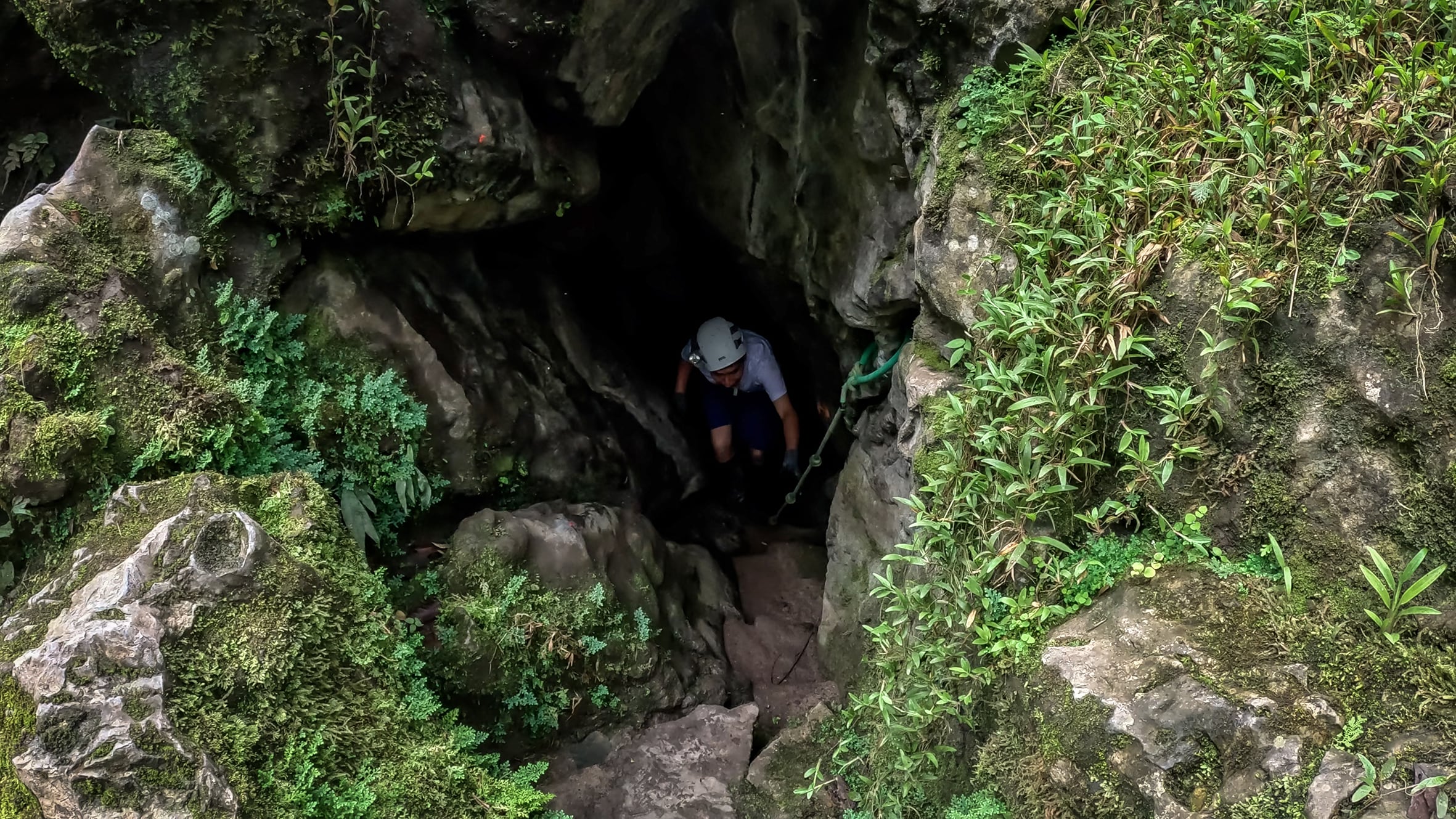 5. Por esta entrada se ingresa a la cueva