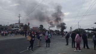 La Libertad: Pobladores bloquean carretera Panamericana Norte ante aumento de criminalidad en provincia de Virú (VIDEO)
