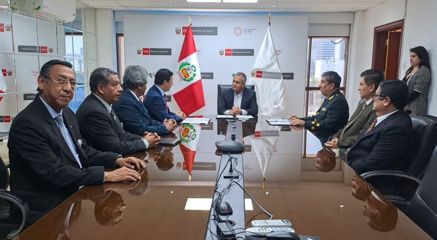 Debido a inseguridad, Carmen de la Legua firma convenio para pagar días de franco a policías