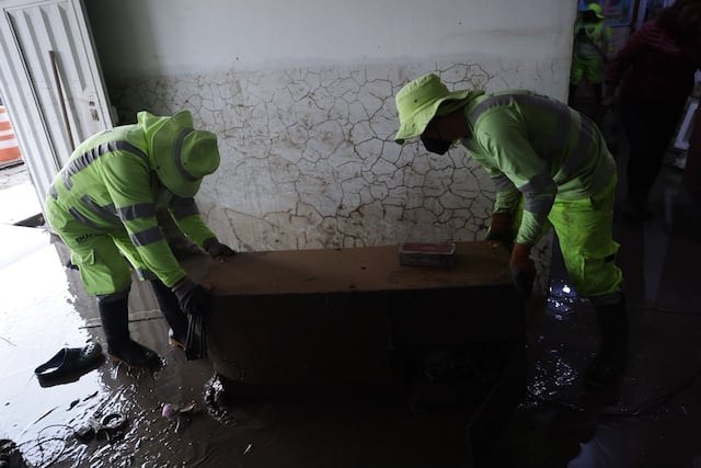 Keiko Fujimori inspecciona zonas afectadas por lluvias en Villa María del Triunfo