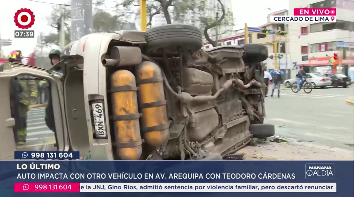 No se reportaron víctimas mortales, pero los vehículos resultaron gravemente dañados. FOTO: CAPTURA CANAL N.