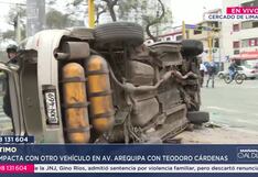 Violento choque en avenida Arequipa deja auto volcado y riesgo por balones de gas