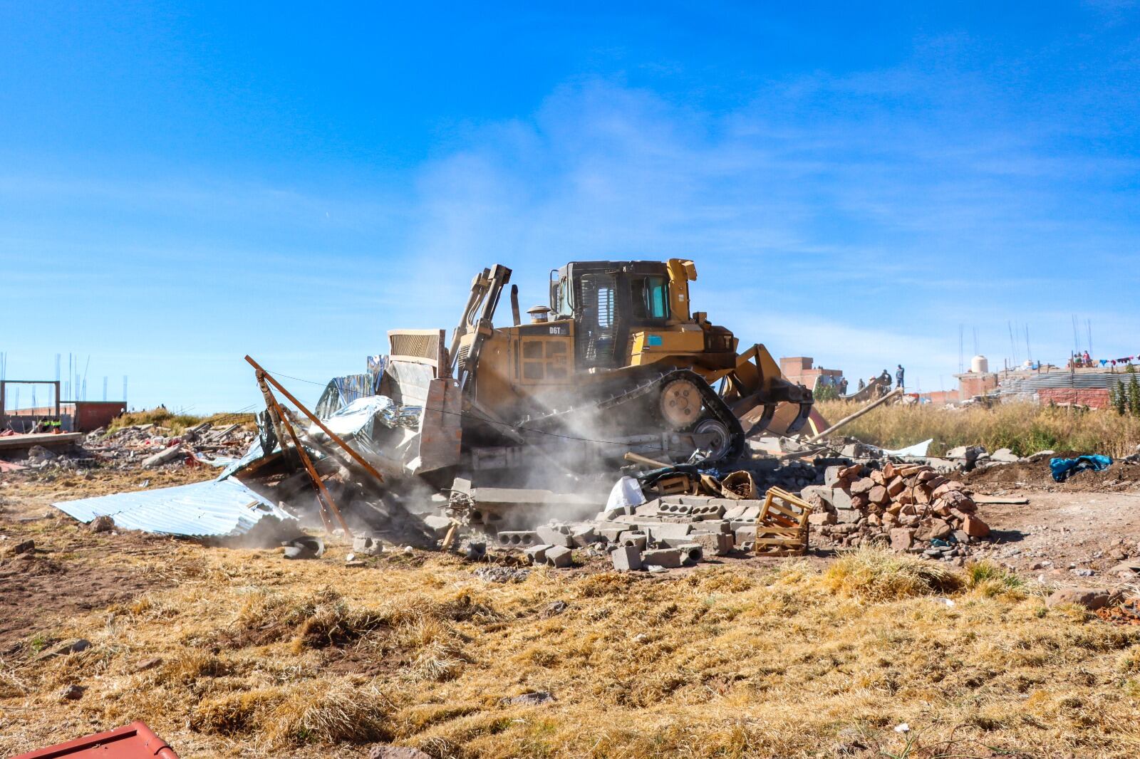Esta acción fue desarrollada en coordinación con la Autoridad Local del Agua (ALA), con el respaldo de la Policía Nacional del Perú y el personal de Serenazgo Municipal.