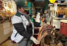 Huancayo: decomisan carne en mal estado y bebidas vencidas en el mercado Modelo