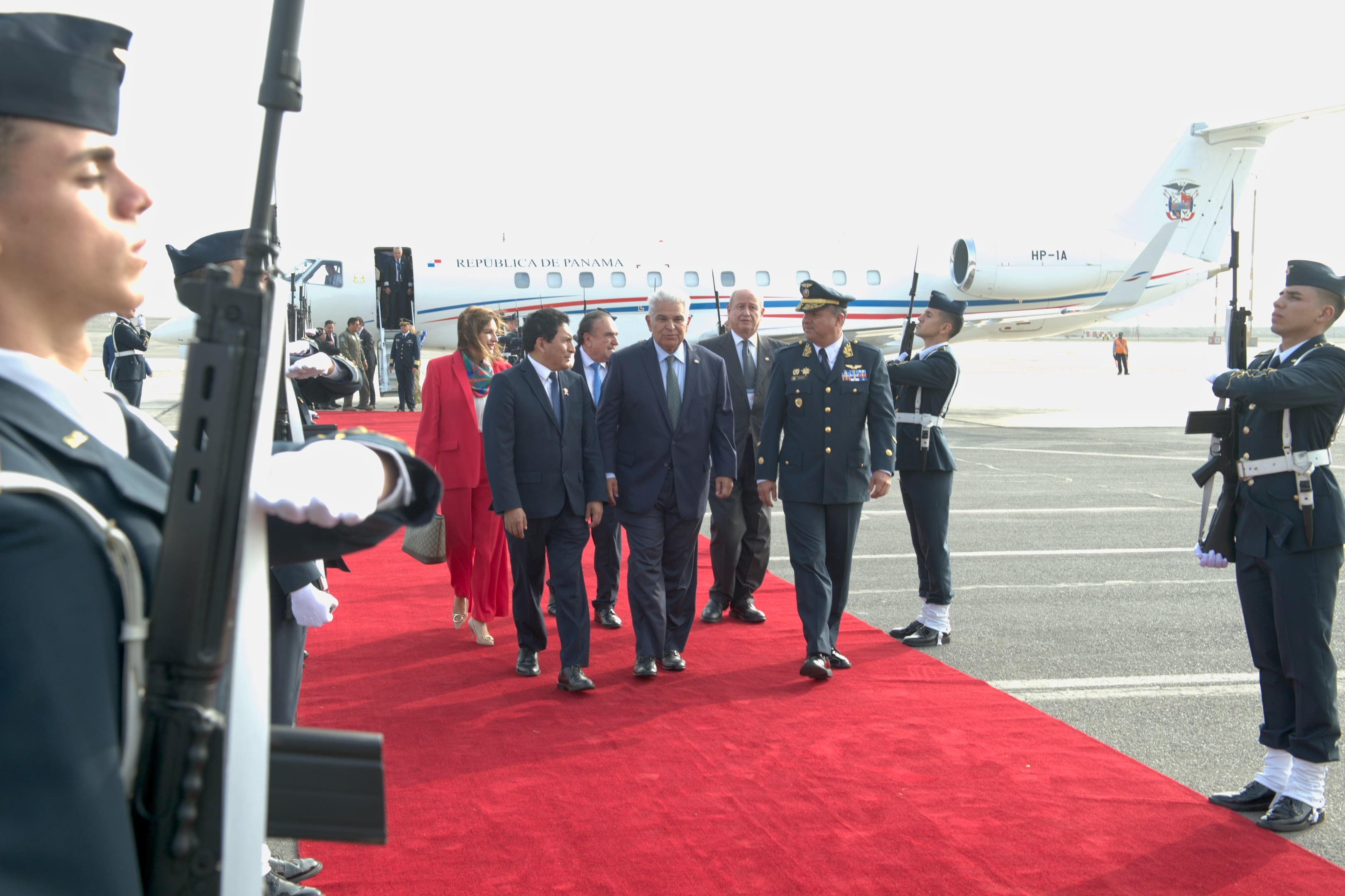 Llegada del mandatario de Panamá, José Raúl Mulino. (Foto: Cancillería peruana)