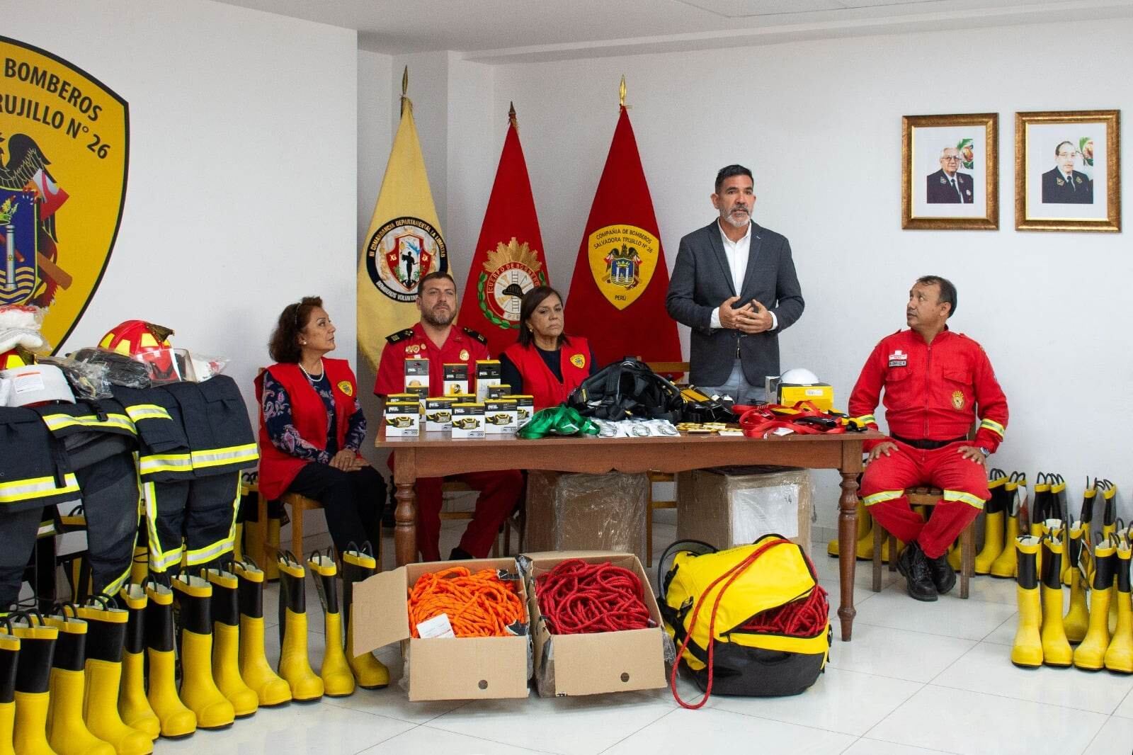 Los recursos económicos serán de vital importancia, ya que los hombres de rojo son agentes que ayudan a rescatar personas del peligro y salvan vidas haciendo que miles de personas eviten afrontar una tragedia o mal momento familiar.