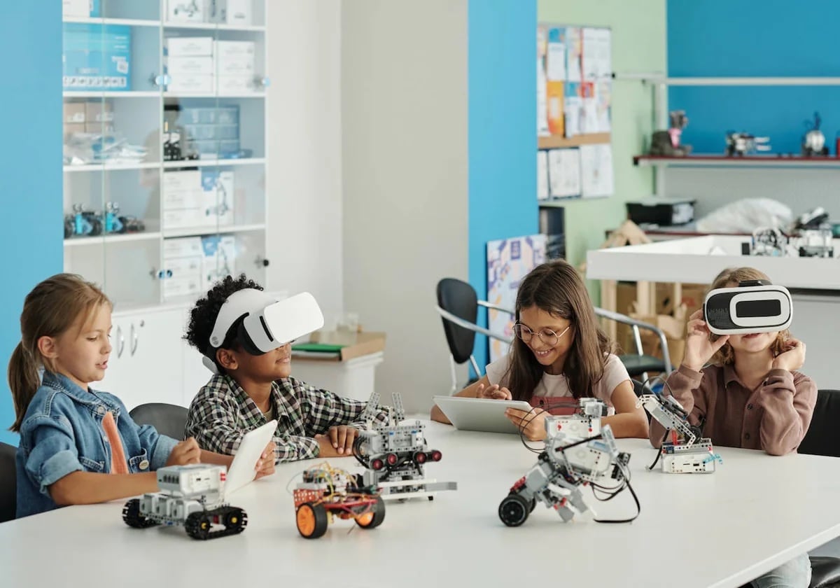 El uso de las Tecnologías de la Información y Comunicación (TIC) en el aula abre un mundo de recursos educativos innovadores y actualizados.